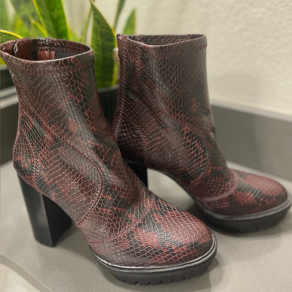 Vince Camuto Burgundy Snake Print Heeled Boots
Brand New no box